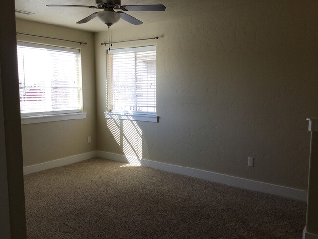 Building Photo - Boise, 3Bd/2.5Bth/2Car, 1743Sqft, Greenbriar Commons Subdivision