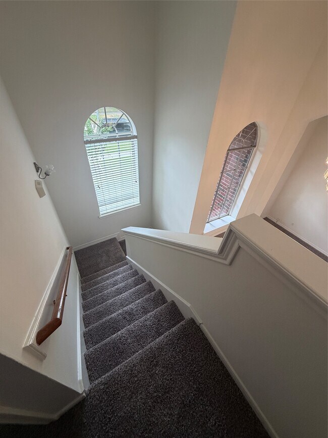 Building Photo - 4163 Surreydon Dr