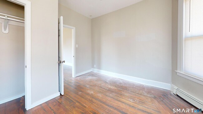 Building Photo - 1616 Chapel St