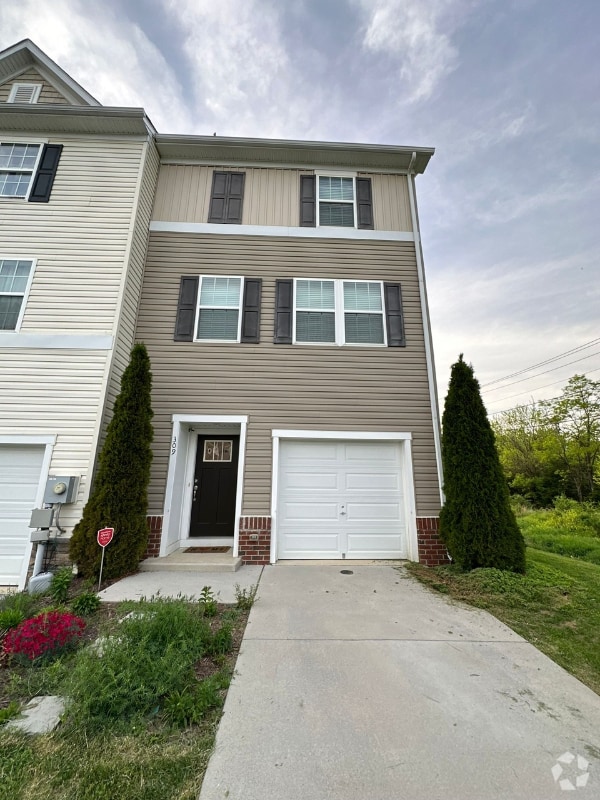 Building Photo - 309 Magellan Dr