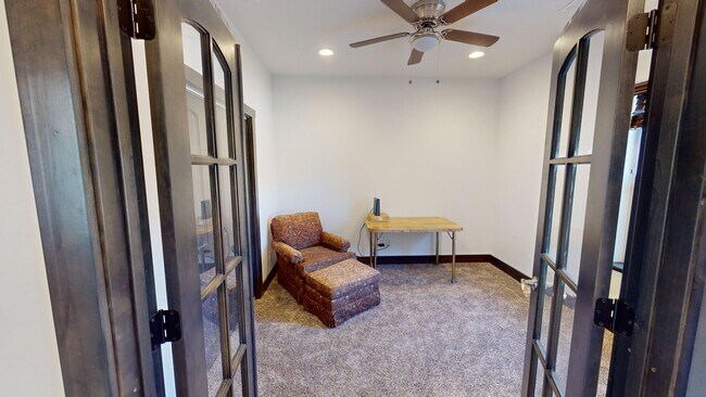 Building Photo - Partially Furnished Home