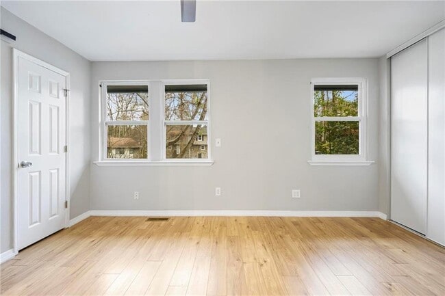 Building Photo - 1350 Overlook Cove SE
