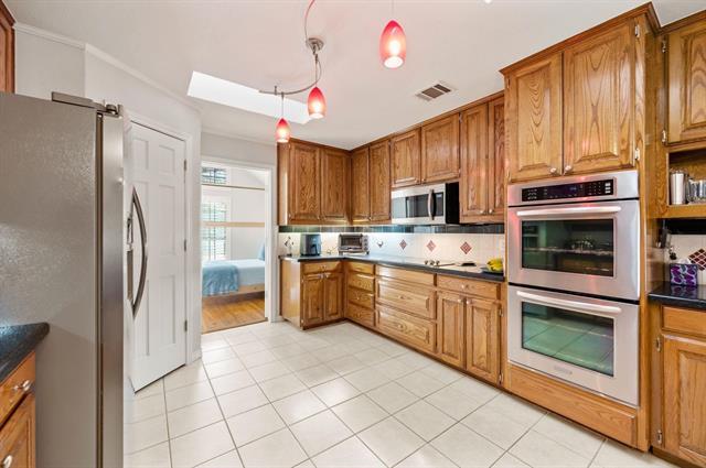 Building Photo - 1000 Raven Bend Ct