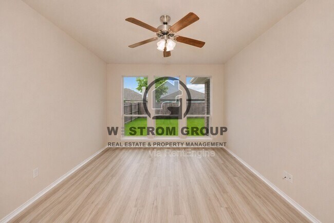 Building Photo - 3121 Hornbeam St