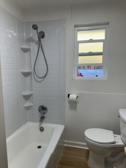 Building Photo - 832 Marion St