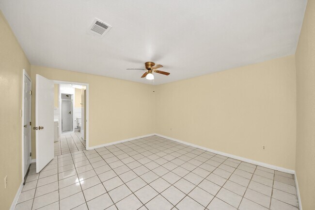 Building Photo - 8105 Lanham Ln