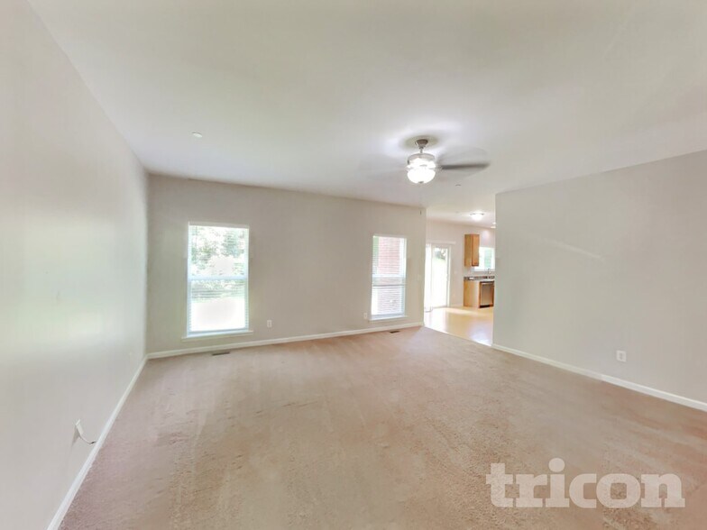 Building Photo - 4620 Van Leer Ct