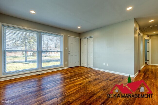 Building Photo - 3 br, 1.5 bath House - 650 Eugene St