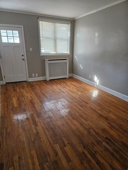 Building Photo - 1648 E 55th St