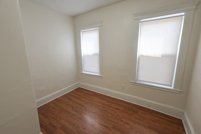 Building Photo - 421 Seaver St