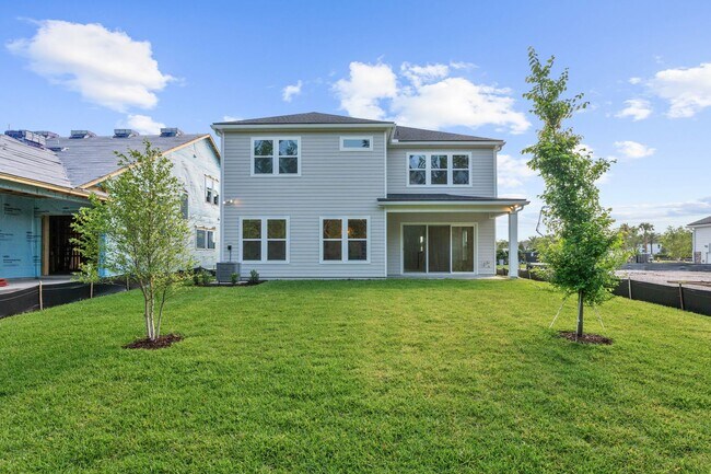 Building Photo - Preserve Views!