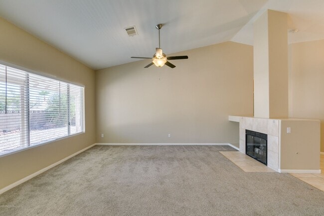 Building Photo - Charming Single-Story Home with Spa & Covered Patio Near Spencer & Wigwam in Las Vegas