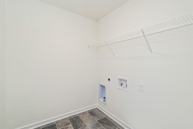 Building Photo - 944 Utopia Ln