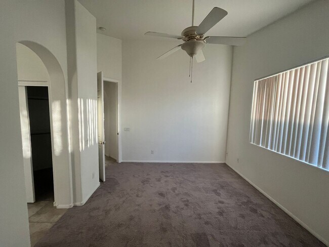Building Photo - Single Story - 3 bed home located in Hende...