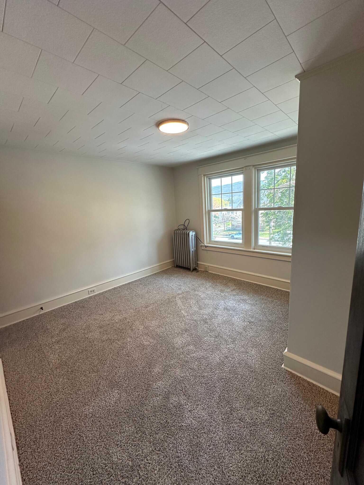 Building Photo - 700 Carsonia Ave