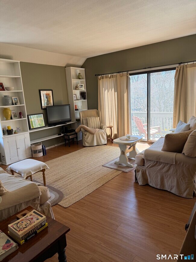 Building Photo - 235 Heritage Vlg