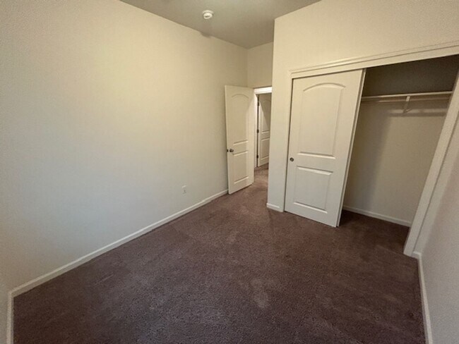 Building Photo - 3306 Manchester St