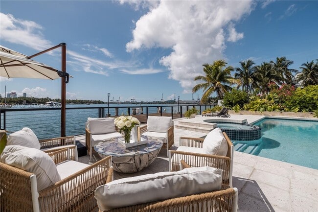 Building Photo - 2 S Hibiscus Dr