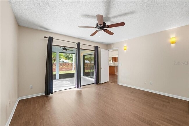 Building Photo - 4552 S Hampton Dr