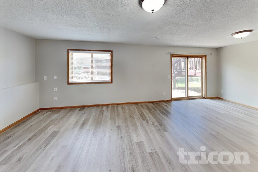 Building Photo - 15691 79th St NE
