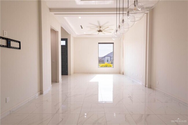 Building Photo - 30 Wisteria Ave