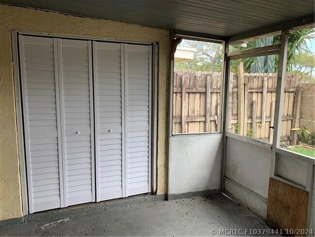 Building Photo - 6508 SW 41st St