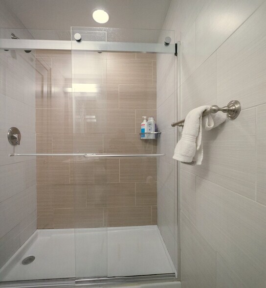 Building Photo - 10o Blossom St