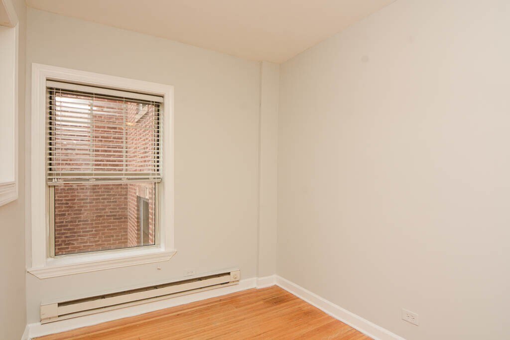 Building Photo - 714 W Barry Ave