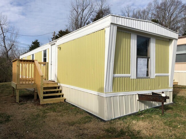 Building Photo - 92 Cedarcrest Dr