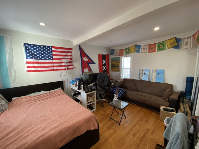 Building Photo - 39 Gorham St