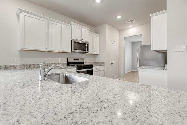 Building Photo - 400 Mystic Slopes Dr