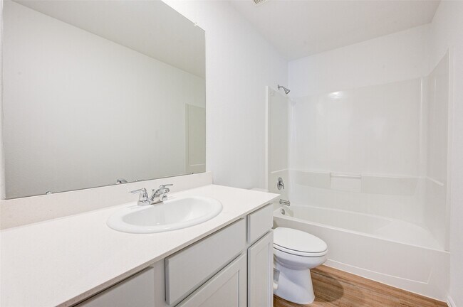 Building Photo - 17827 Pemswood Dr