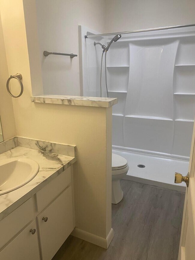 Building Photo - 4140 E Cliffside Trail