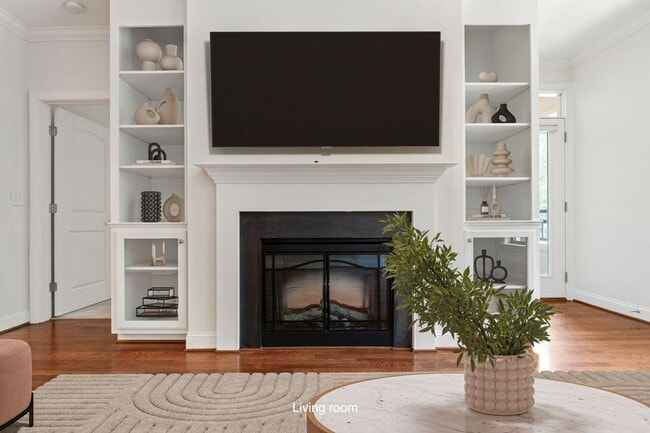 Building Photo - AVAILABLE NOW! $200 off 1st month's rent!! Gorgeous 1 bedroom, 1 bath condo in The Landing at Sou...