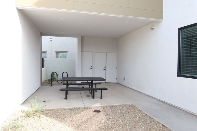 Building Photo - 1453 E Fillmore St