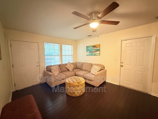 Building Photo - 261 Carterwood Dr