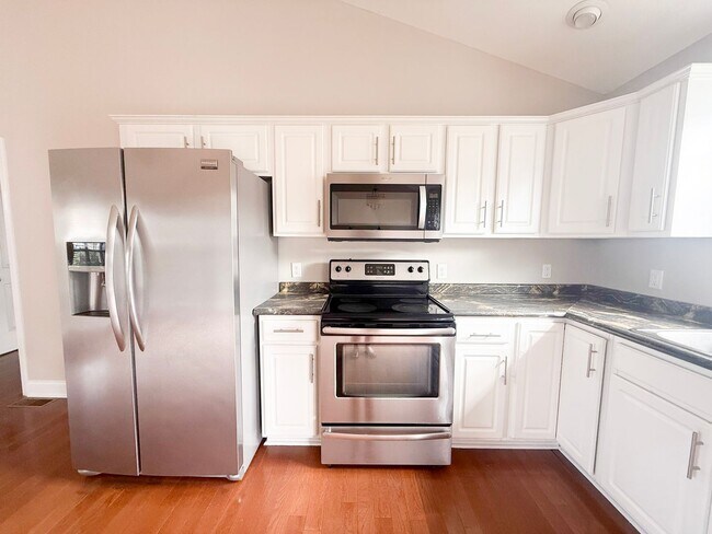 Building Photo - Pet-Friendly One-Level Home with Fenced Yard, Garage & Stainless Steel Appliances
