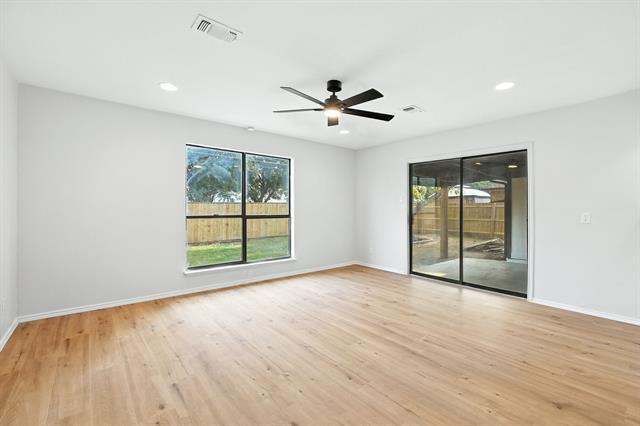 Building Photo - 712 Greenleaf Dr