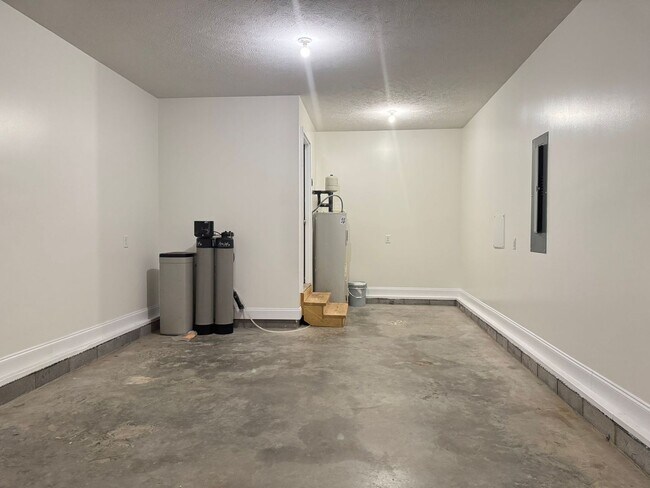 Building Photo - Move in Special! Beautiful Home Built in 2021! Open Floor Plan with 4bed/2.5 Bath and Fenced yard!