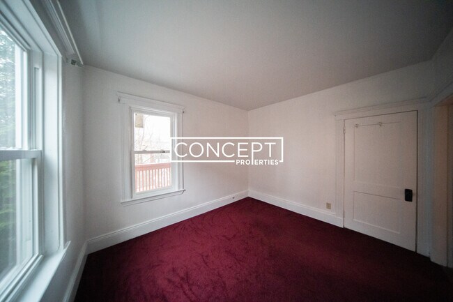 Building Photo - 92 Browne St