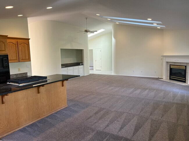 Building Photo - 6982 Marymac Dr SW
