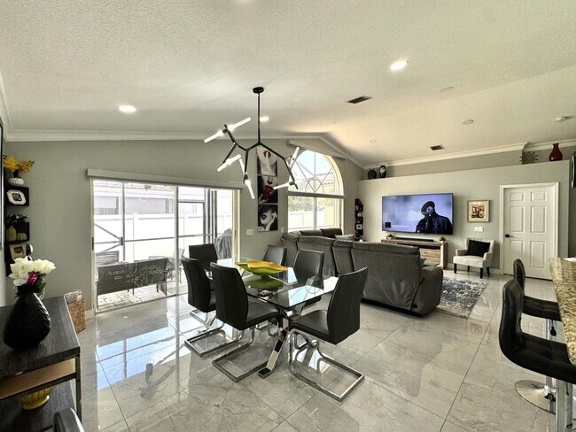 Building Photo - 18038 Rhumba Way