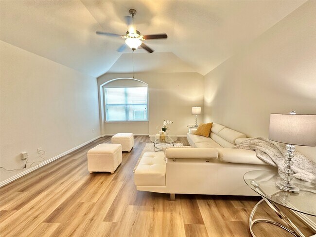 Building Photo - 6818 Pear Point Ln