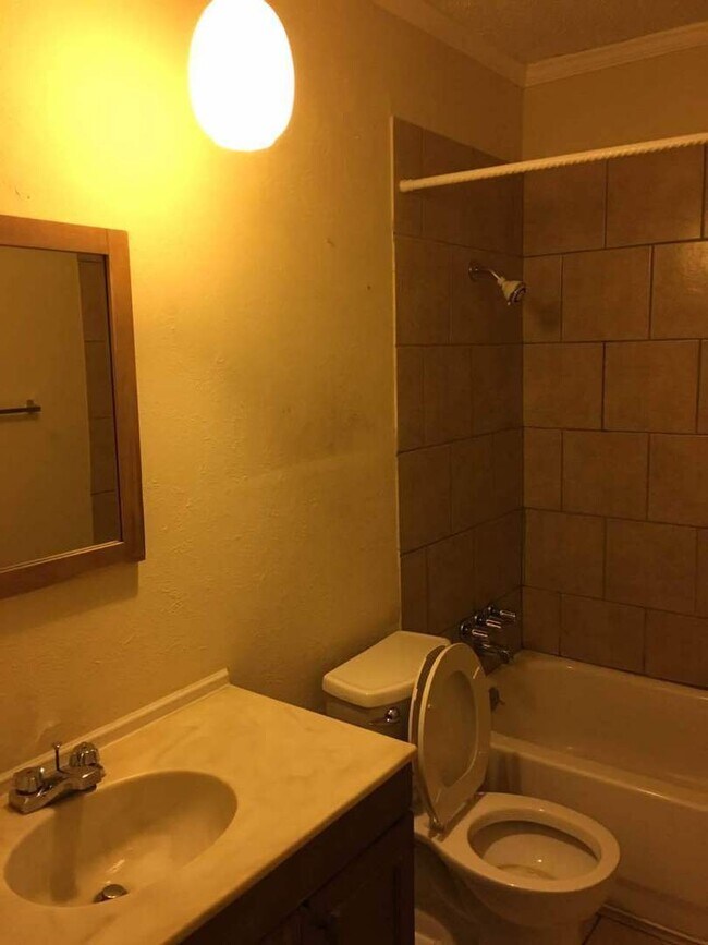 Building Photo - 3 Bedroom House in Garland, TX