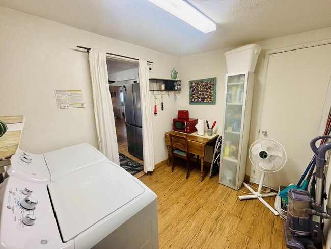 Building Photo - Joshua Tree Cabin in Peaceful, Wide Open Space!