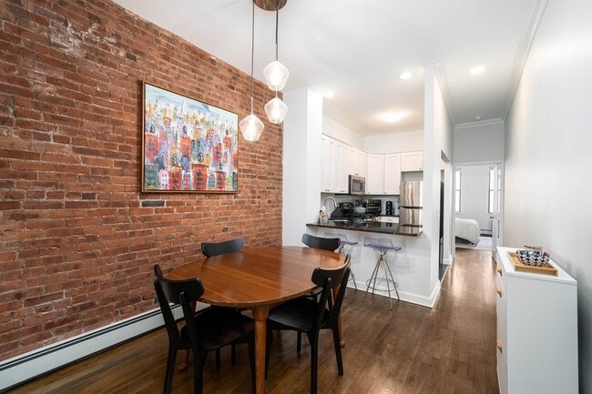 Building Photo - 257 12th St