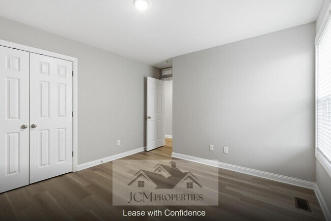 Building Photo - 113 Lambert Fld