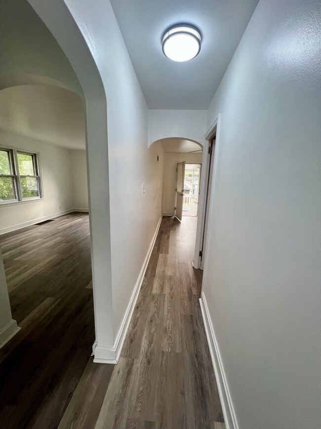 Building Photo - 2861 Horseshoe Pike
