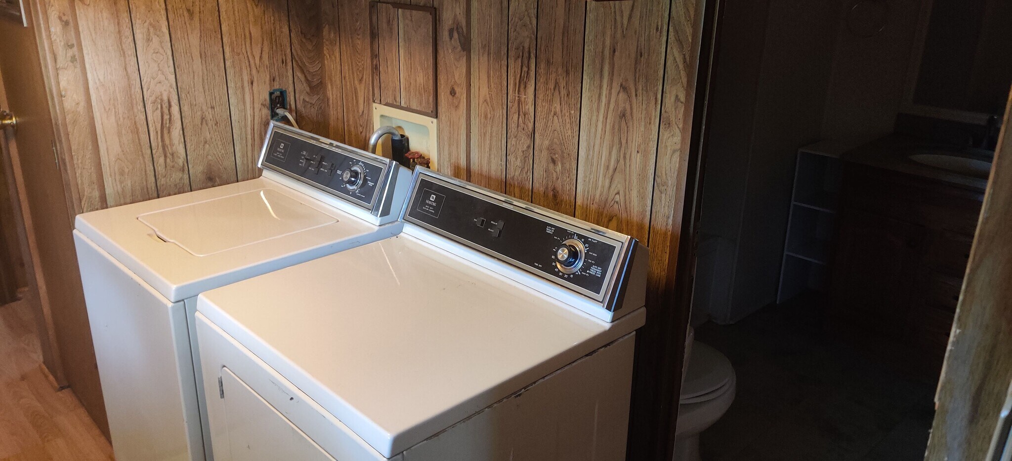 Building Photo - 102 Helms Cir