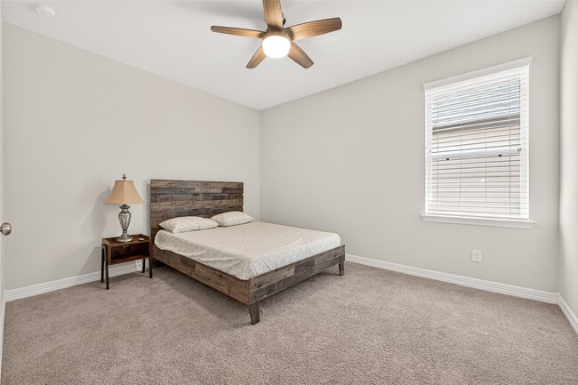 Building Photo - 6638 Albany Forest Ct